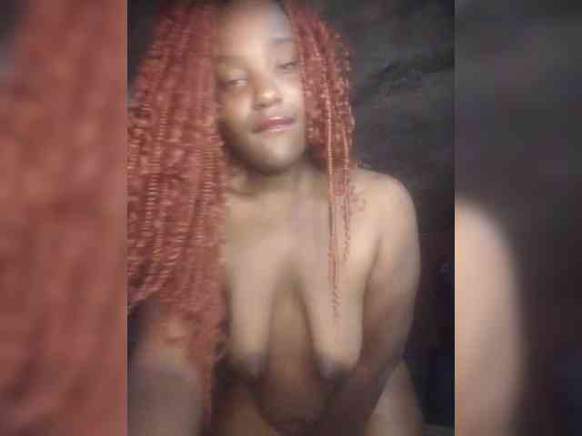 EmiliAddams webcam