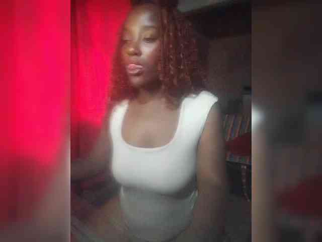 EmiliAddams webcam