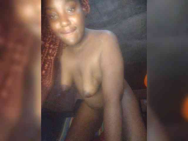 EmiliAddams webcam