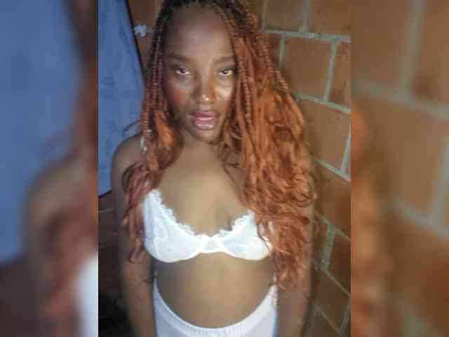 EmiliaBrava webcam