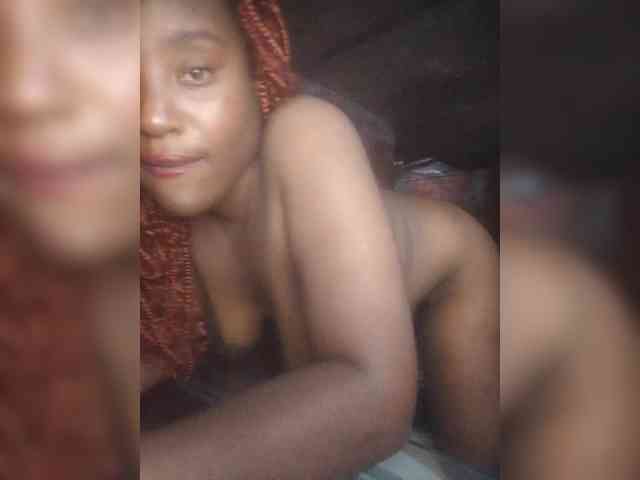 EmiliAddams webcam