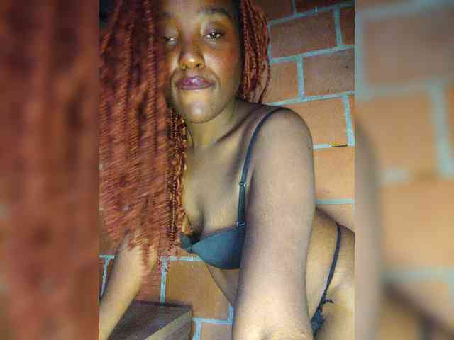 EmiliaBrava webcam