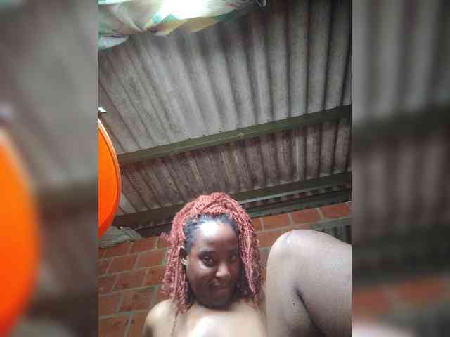 EmiliaBrava webcam