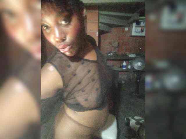 EmiliAddams webcam