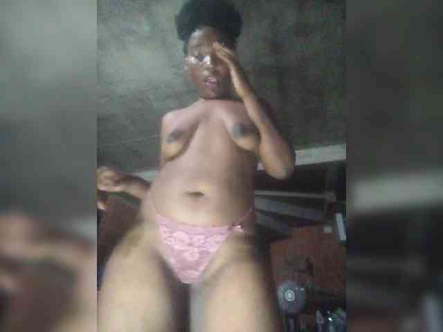 EmiliAddams webcam