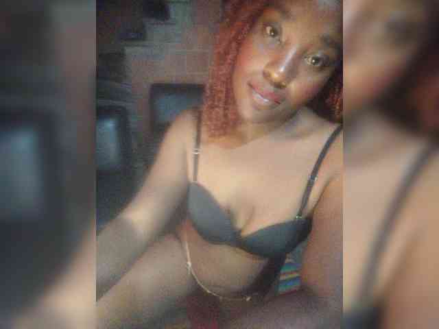 EmiliAddams Live Webcam on BongaCams