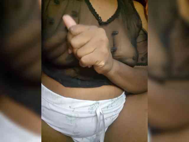 EmiliaBrava webcam