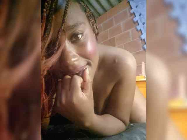 EmiliaBrava webcam