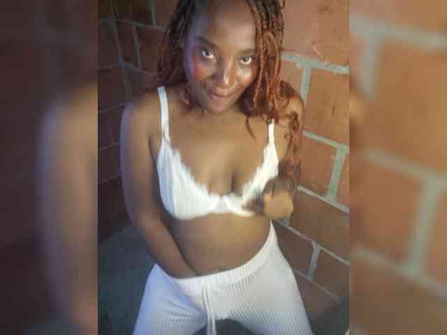 EmiliaBrava webcam