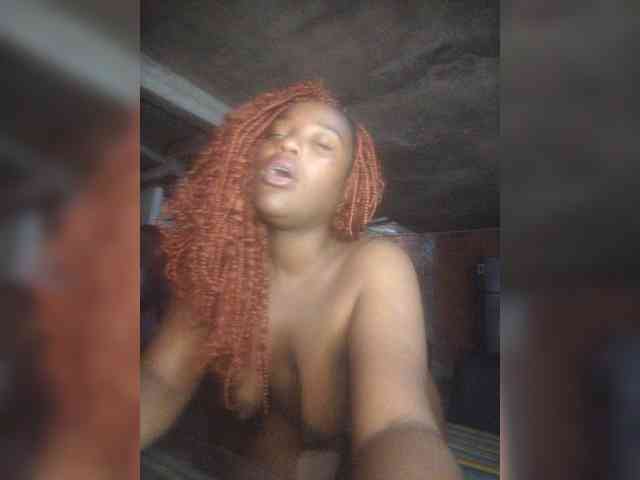 EmiliAddams webcam
