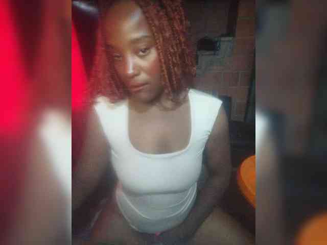 EmiliAddams webcam