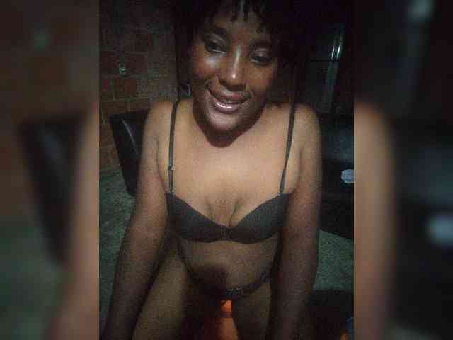 EmiliAddams webcam