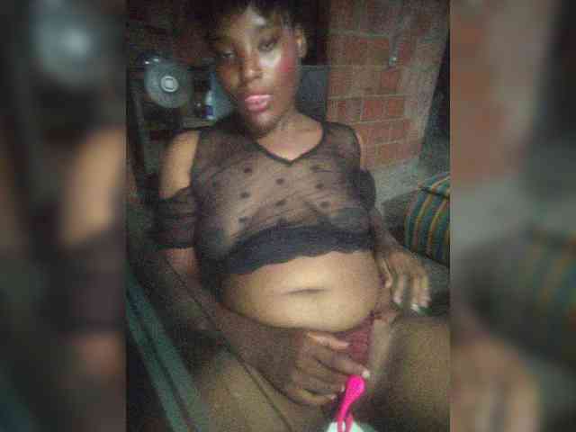 EmiliAddams webcam