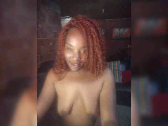 EmiliAddams webcam