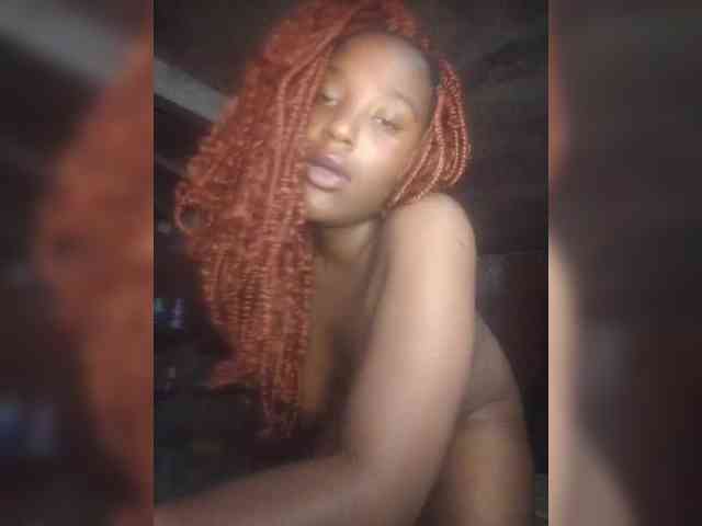 EmiliAddams webcam