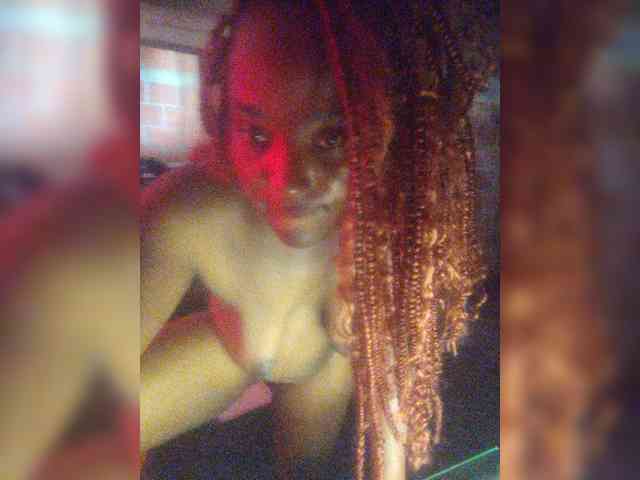 EmiliAddams webcam