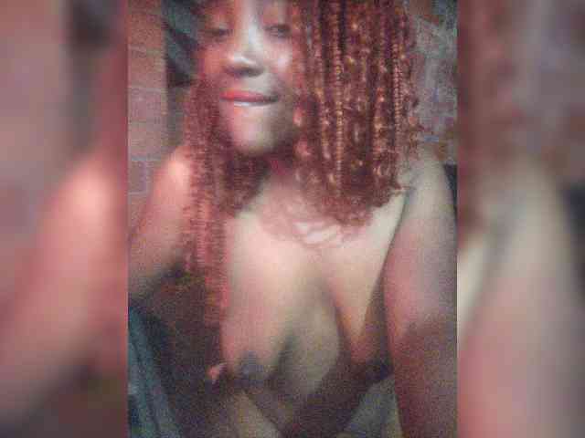 EmiliAddams webcam