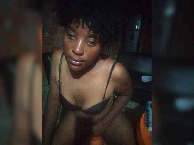 EmiliAddams webcam