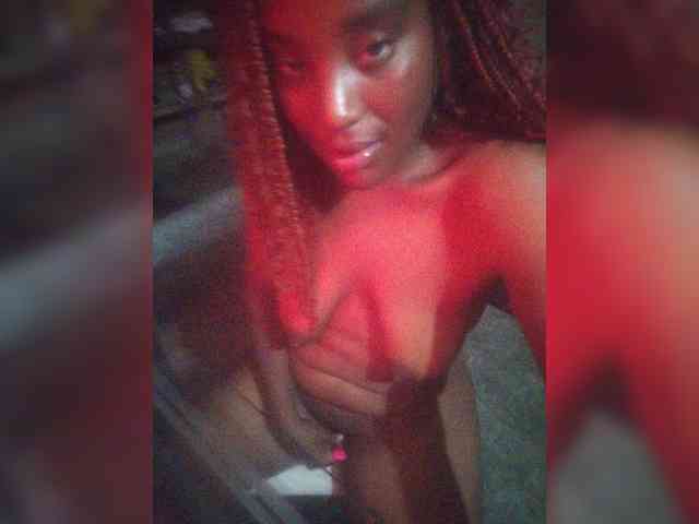 EmiliAddams webcam