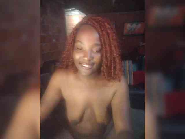 EmiliAddams webcam