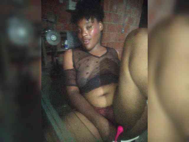 EmiliAddams webcam