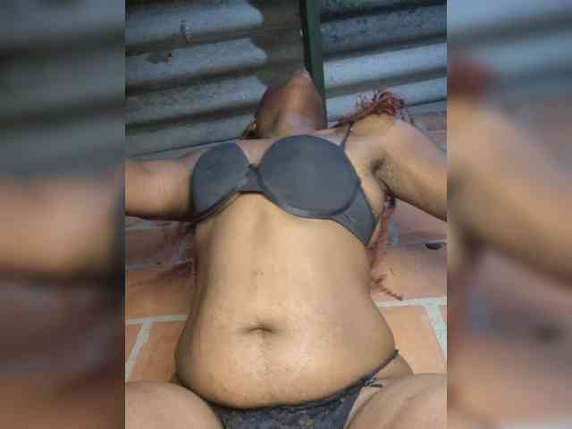 EmiliaBrava webcam