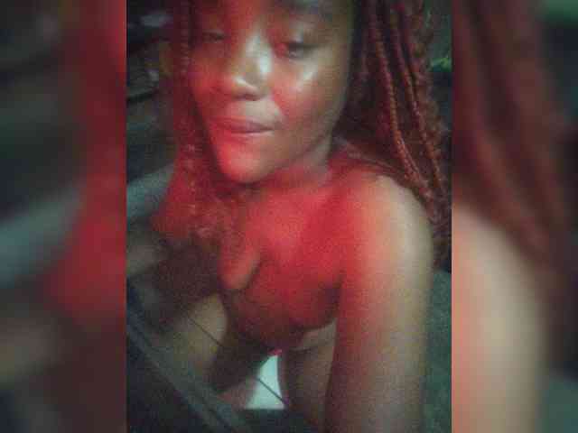 EmiliAddams webcam