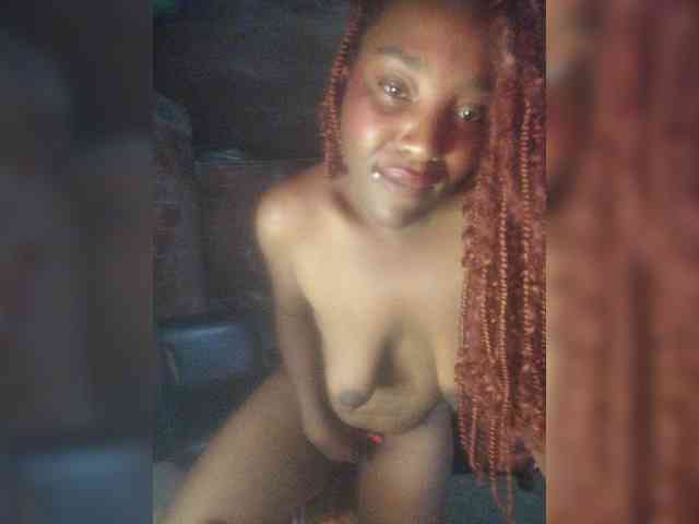 EmiliAddams webcam
