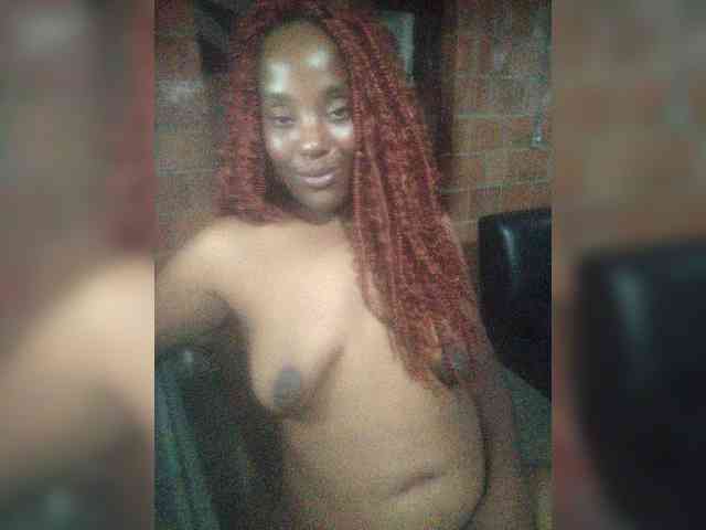 EmiliAddams webcam