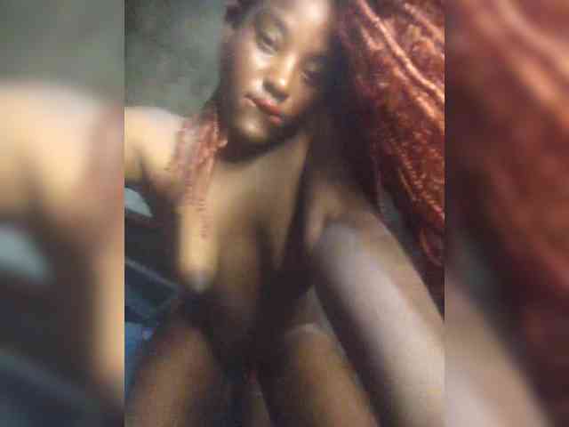 EmiliAddams webcam