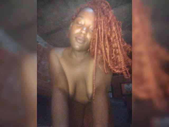 EmiliAddams webcam