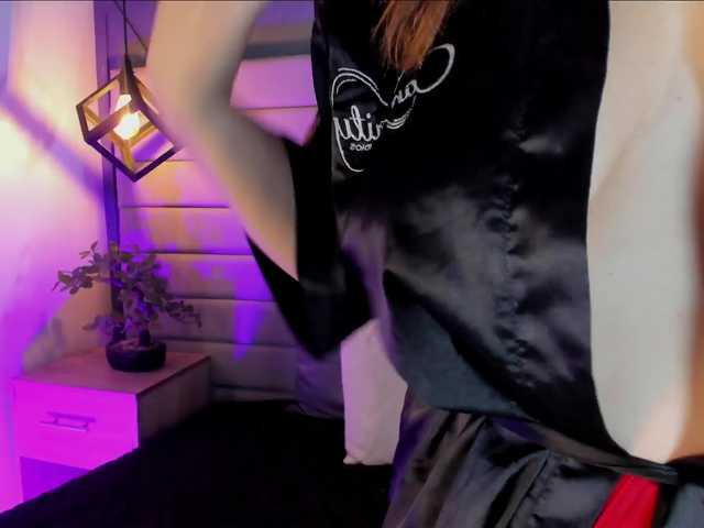 Emili-Hot