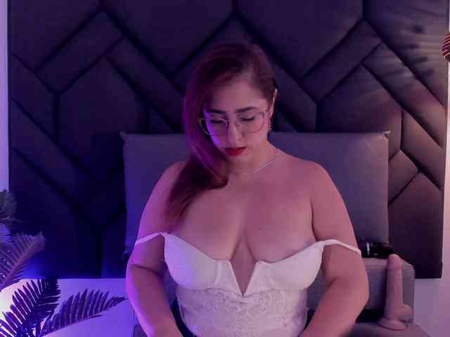 Emili-Hot