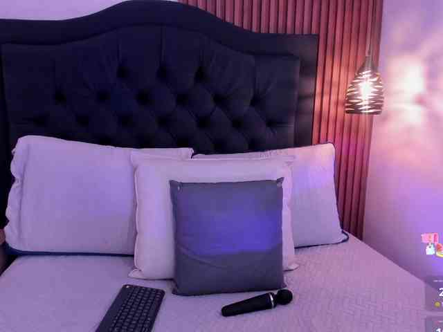 Emili-Hot webcam