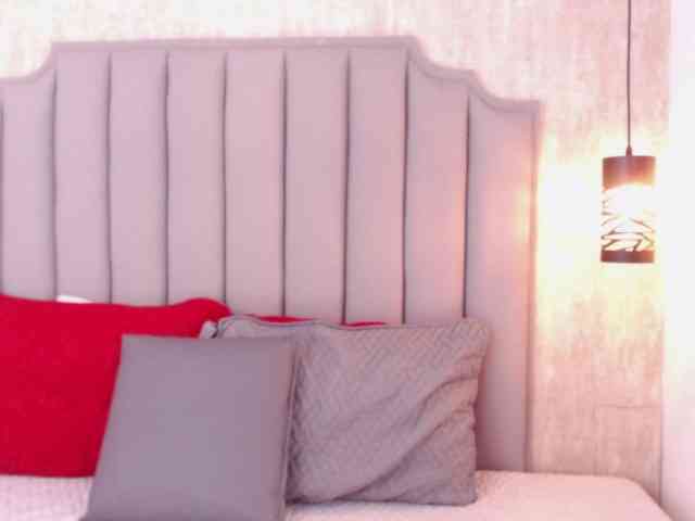 Emili-Hot webcam