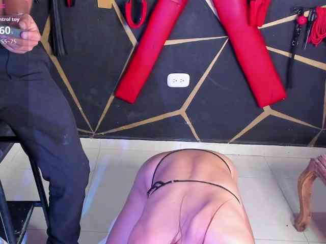 Hottsubmissive webcam