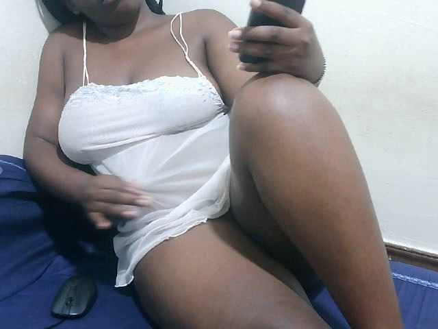 le modèle Sexybabec est en webcam porno dans un show sur le site bongacams, il possède les tags suivants: Ebony,Brunette,Hairy
