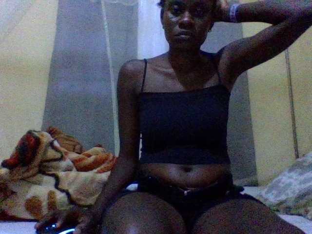charmychassy27 Cam en direct sur BongaCams