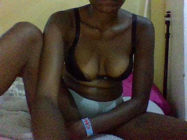 charmychassy27 live webcam show
