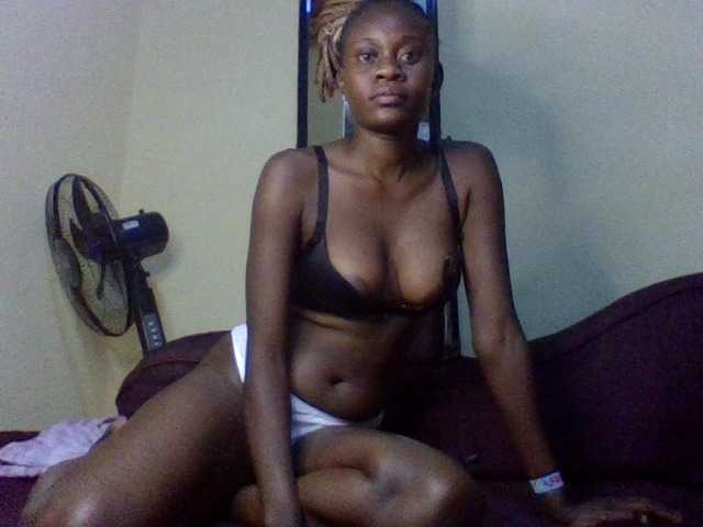 charmychassy27 live cam on BongaCams