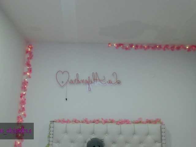 aleelenoxx live webcam show