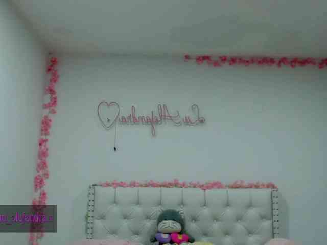aleelenoxx Sex Cam Show