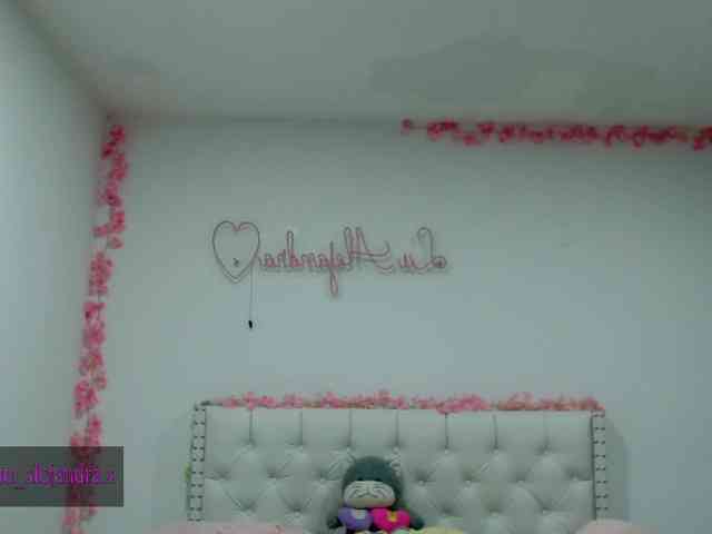 aleelenoxx Sex Cam Show