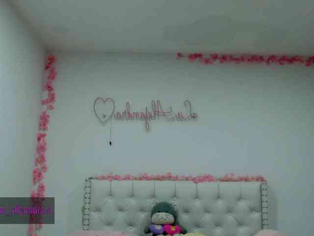aleelenoxx Sex Cam Show