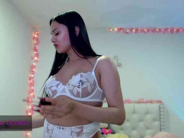 aleelenoxx Sex Cam Show