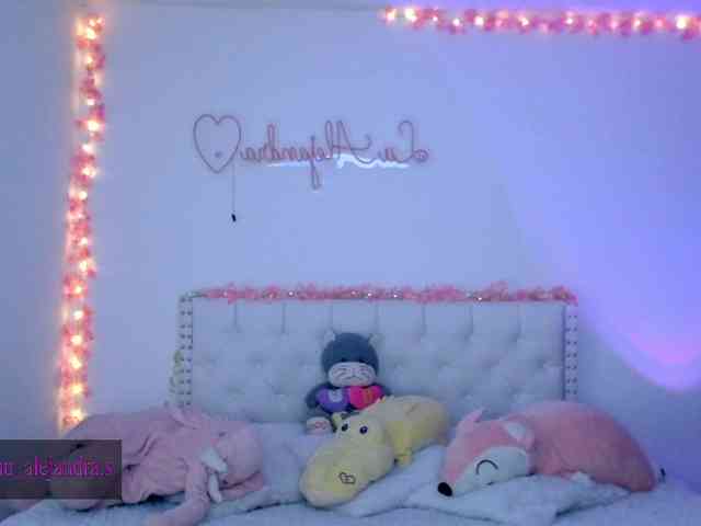 aleelenoxx Sex Cam Show