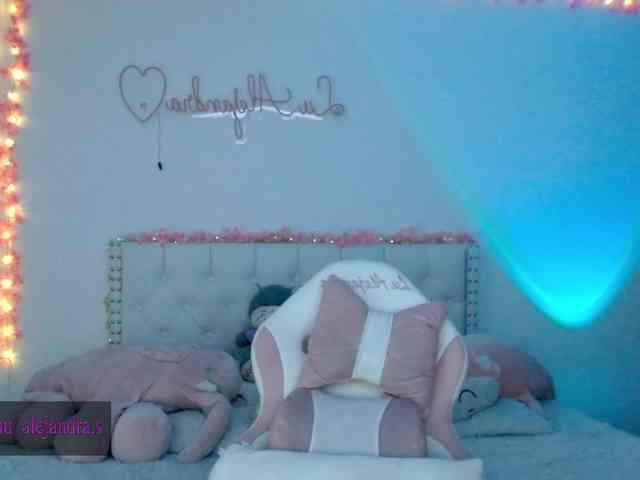 aleelenoxx Sex Cam Show