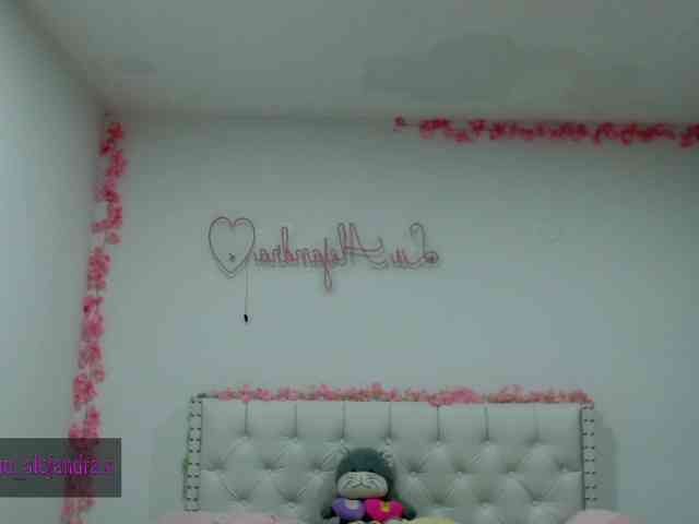 aleelenoxx Sex Cam Show