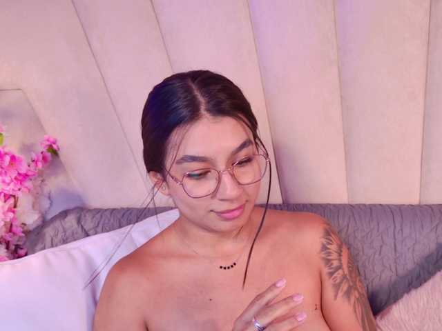 Alyssa-Ray live cam on BongaCams