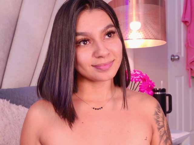 Alyssa-Ray live cam on BongaCams